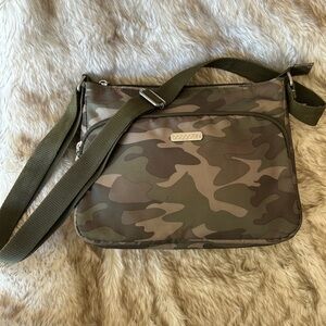 Baggallini Nylon Grey-Olive Camo Crossbody